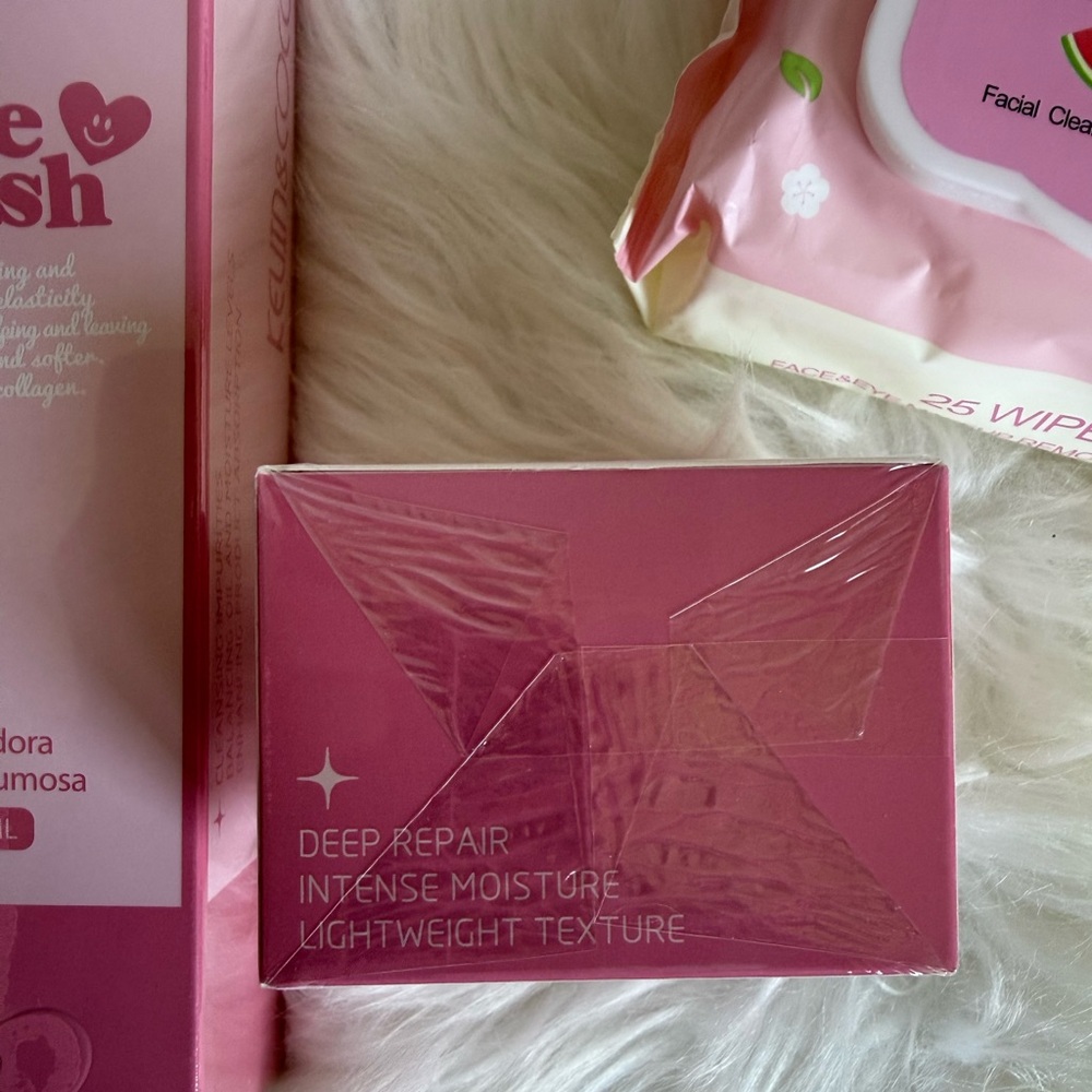 Pink Deep Repair Intense Moisture Facial Cleanser & Exfoliant